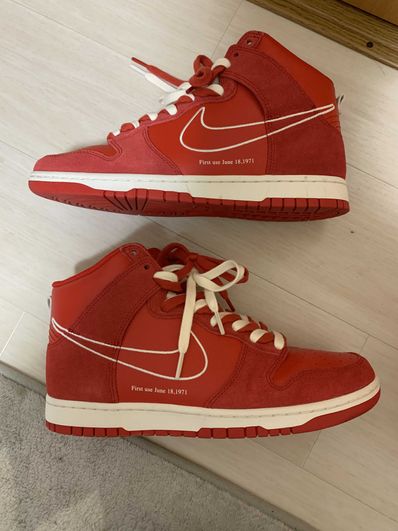 NIKE DUNK HIGH SE FIRST USE "UNIVERSITY RED"