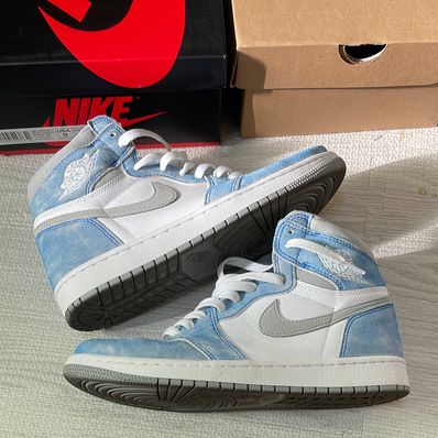 Nike Air Jordan 1 High OG "Hyper Royal"