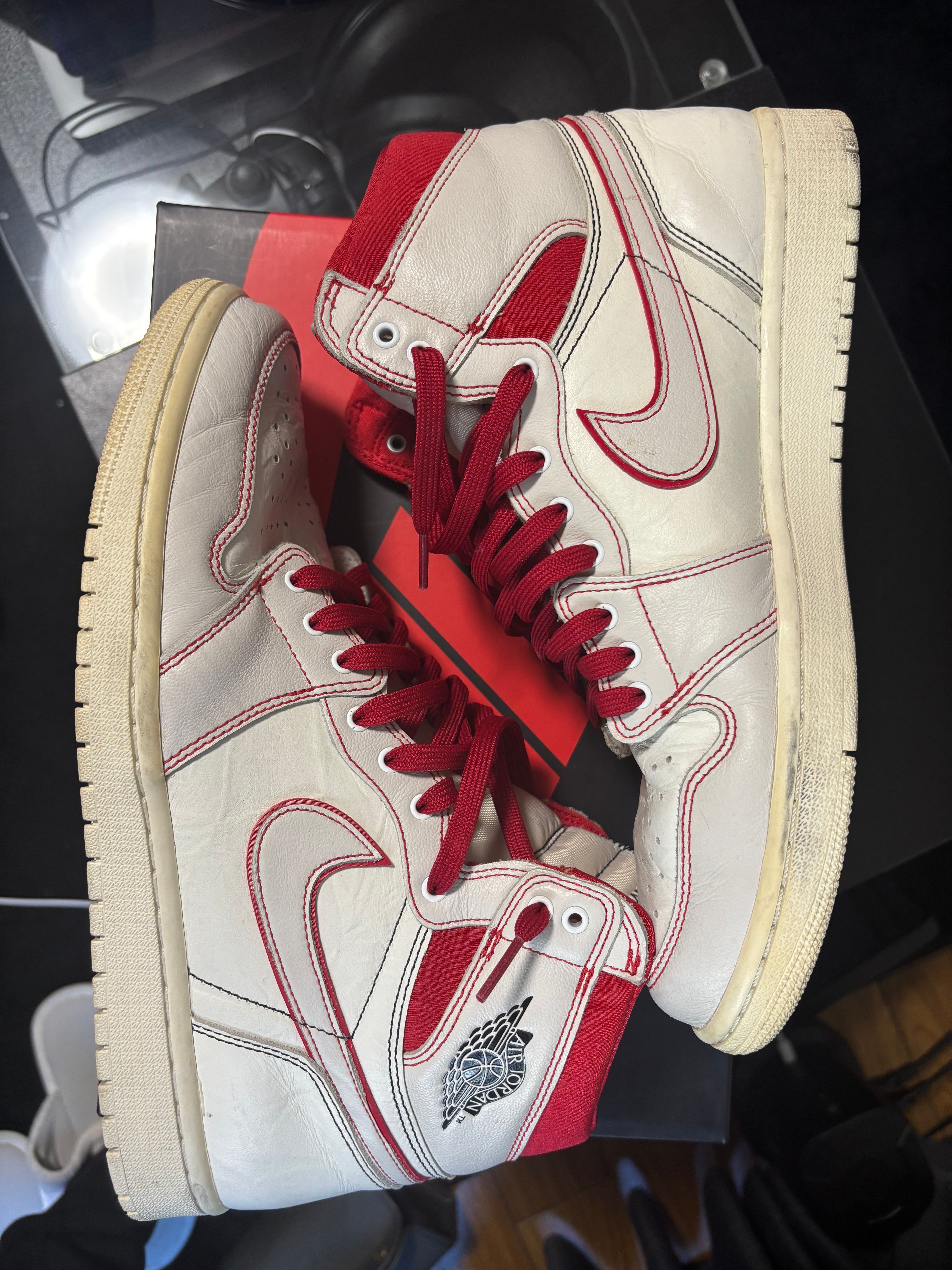 Nike Air Jordan 1 Retro High OG "Sail/University Red"     