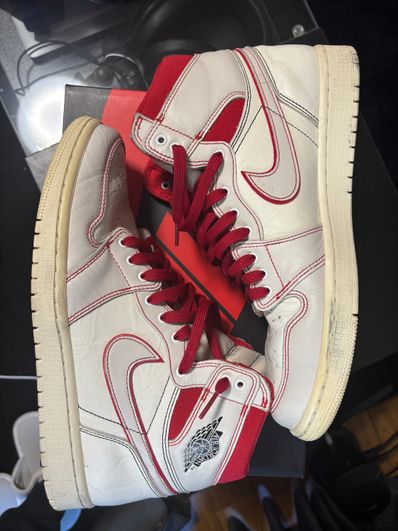 Nike Air Jordan 1 Retro High OG "Sail/University Red"