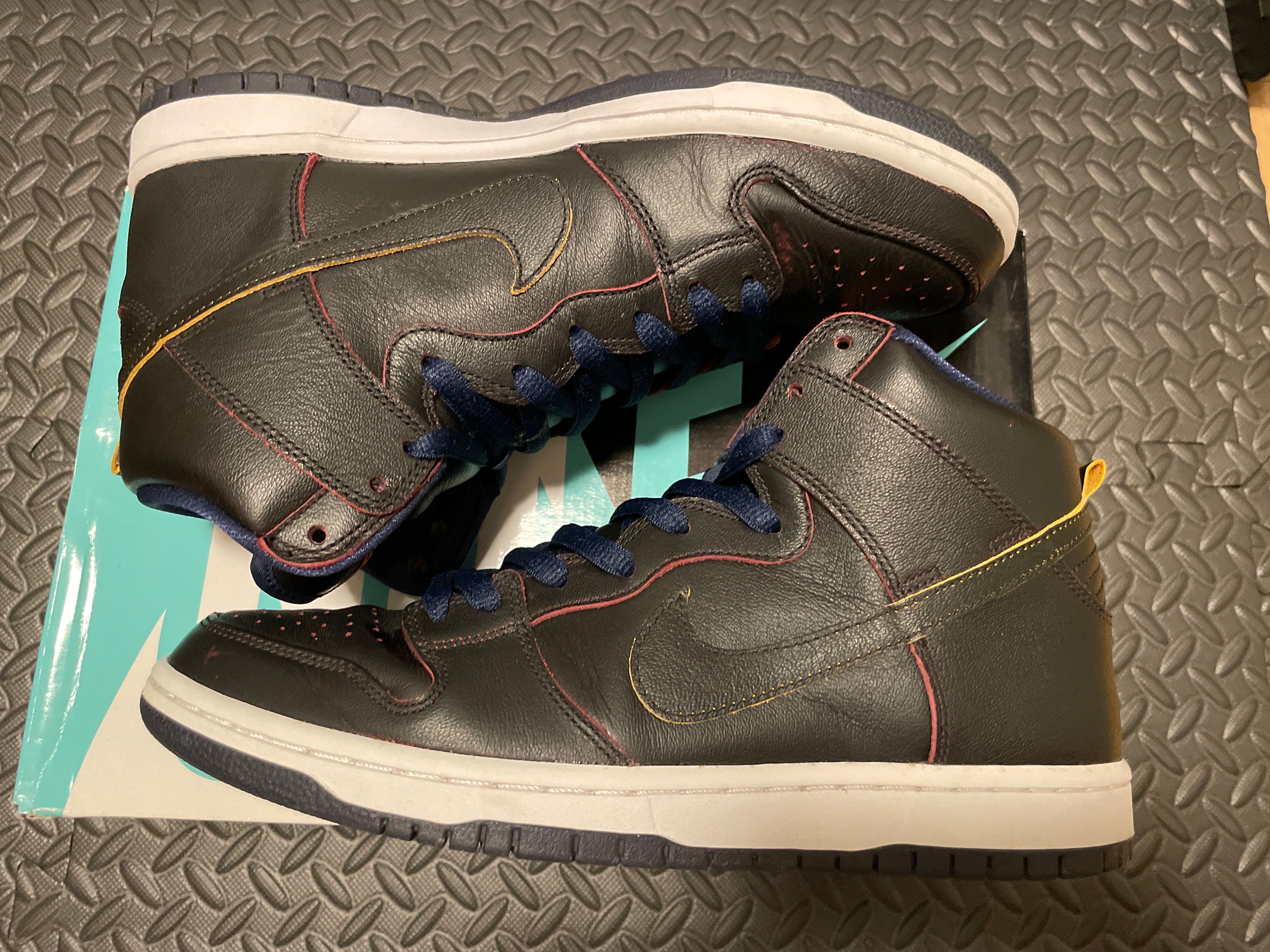 NBA × Nike SB Dunk High "Cleveland Cavaliers"