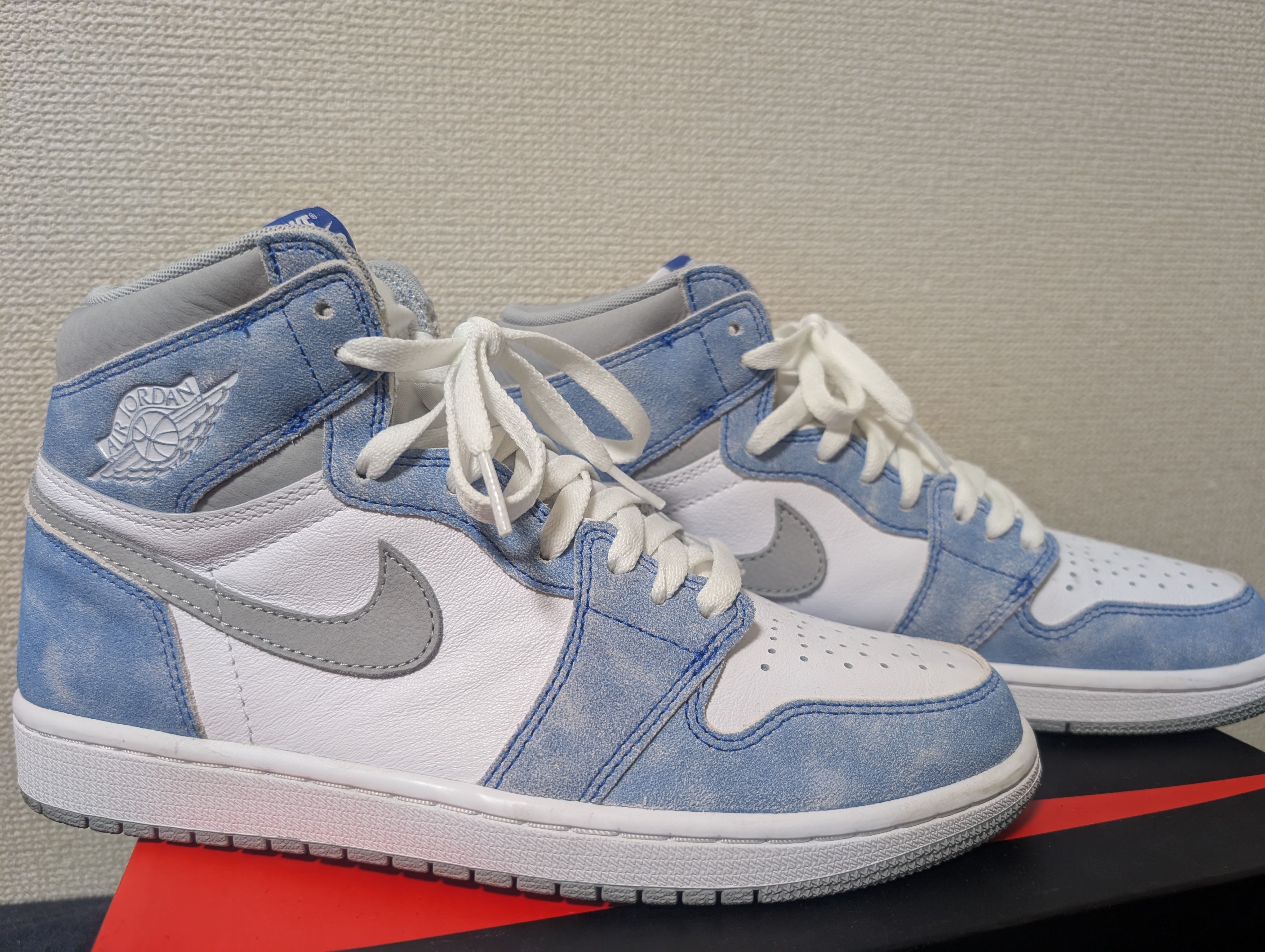 Nike Air Jordan 1 High OG "Hyper Royal"