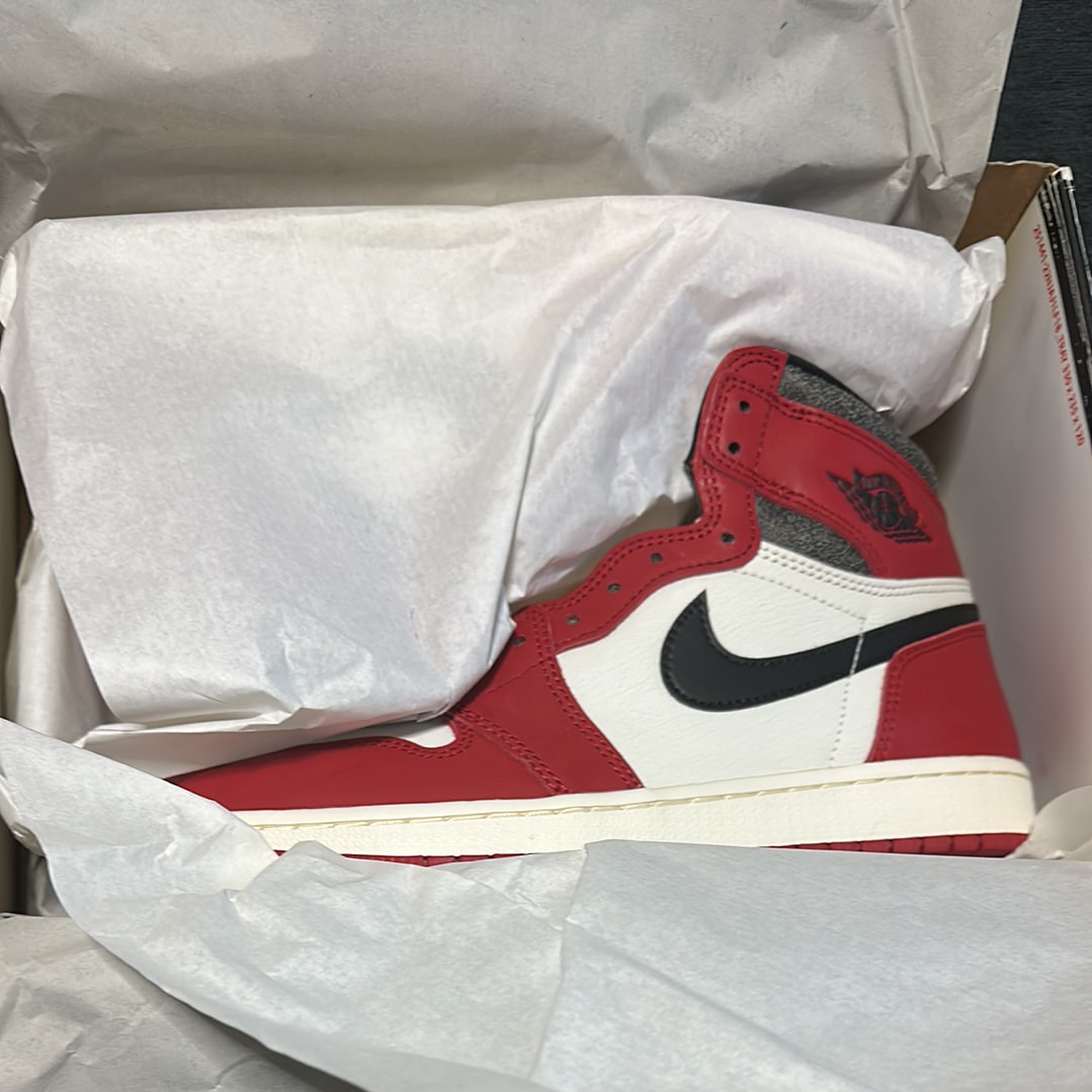 Nike Air Jordan 1 High OG "Lost & Found/Chicago"