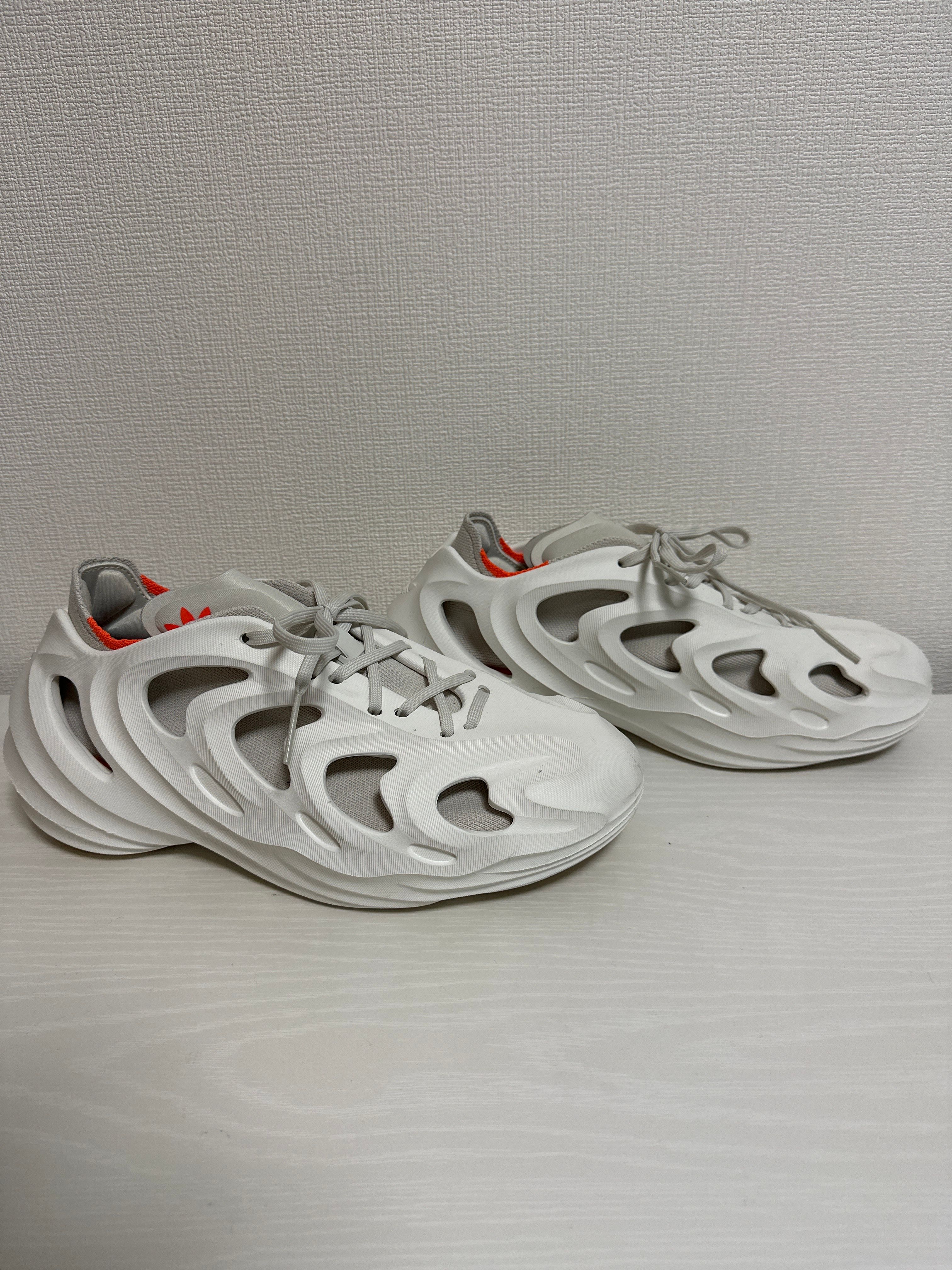 アディダス アディフォーム Q "オフホワイト"