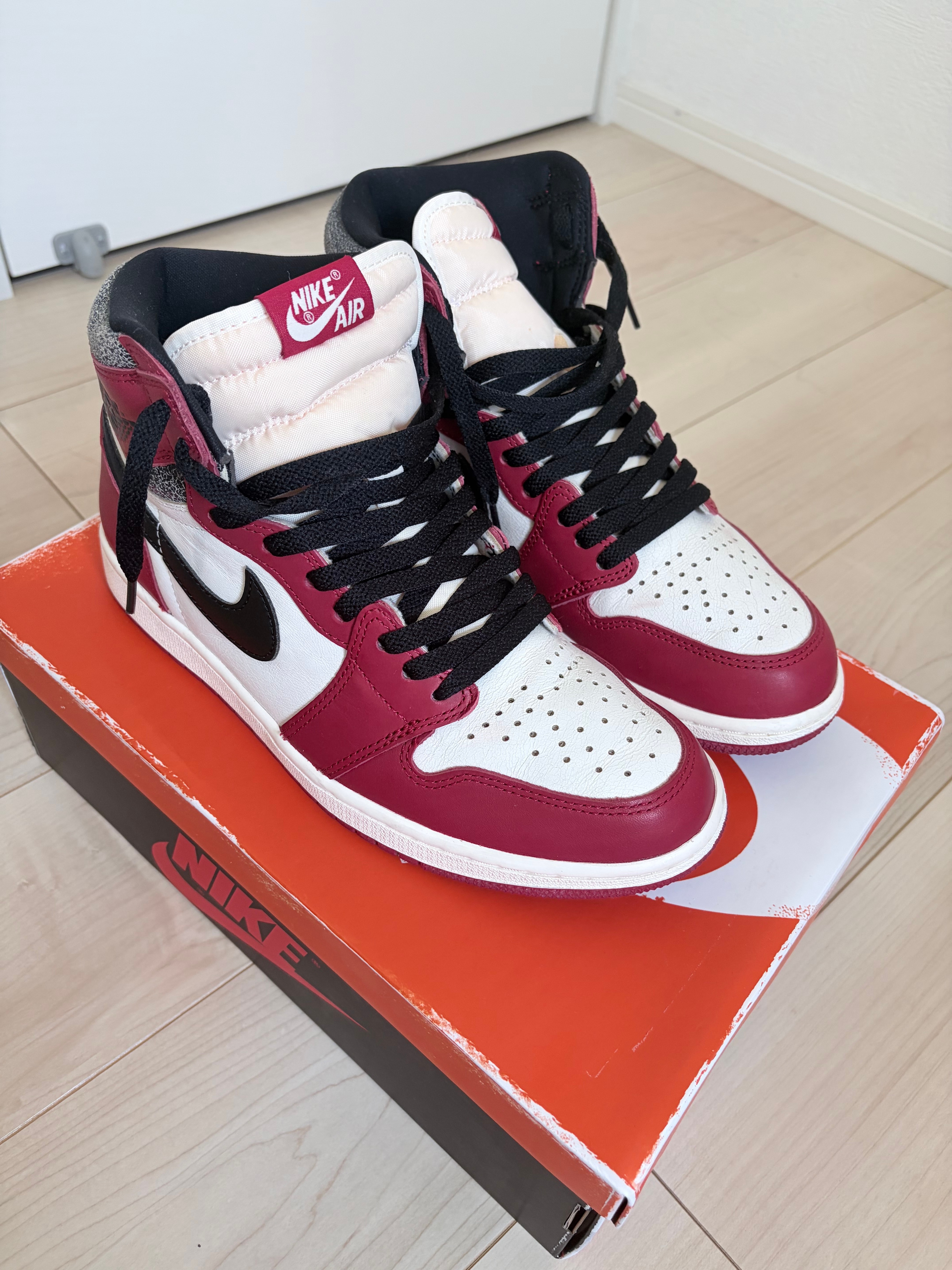 Nike Air Jordan 1 High OG "Lost & Found/Chicago"