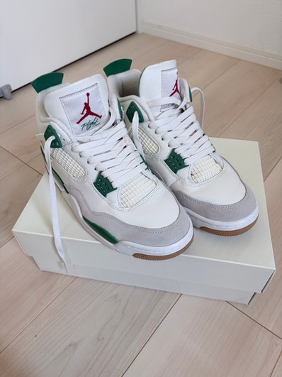Nike SB × Air Jordan 4 Retro SP "Pine Green"