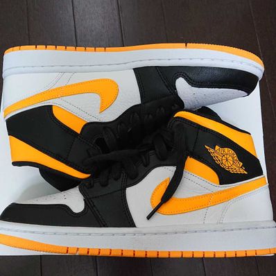 Nike Women's Air Jordan 1 Mid SE "Laser Orange Black"