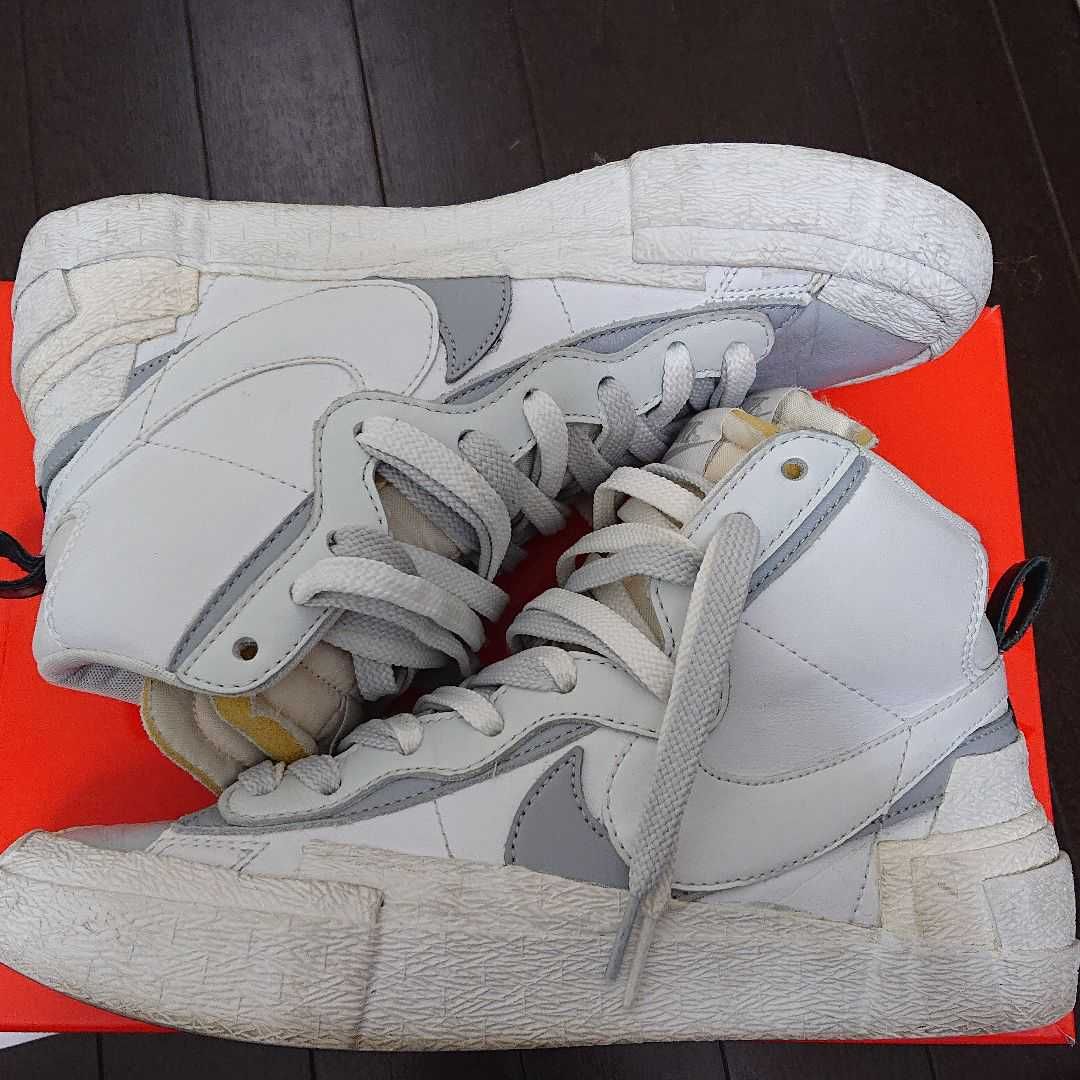 sacai × NIKE BLAZER MID "WHITE/WOLF GREY"