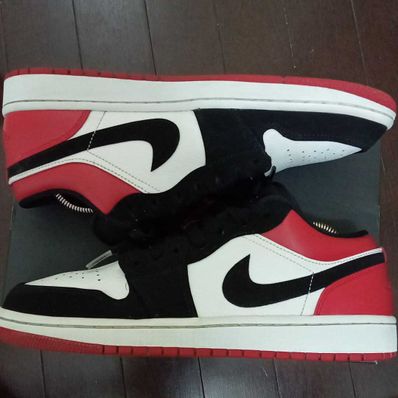Nike Air Jordan 1 Low "Black Toe"
