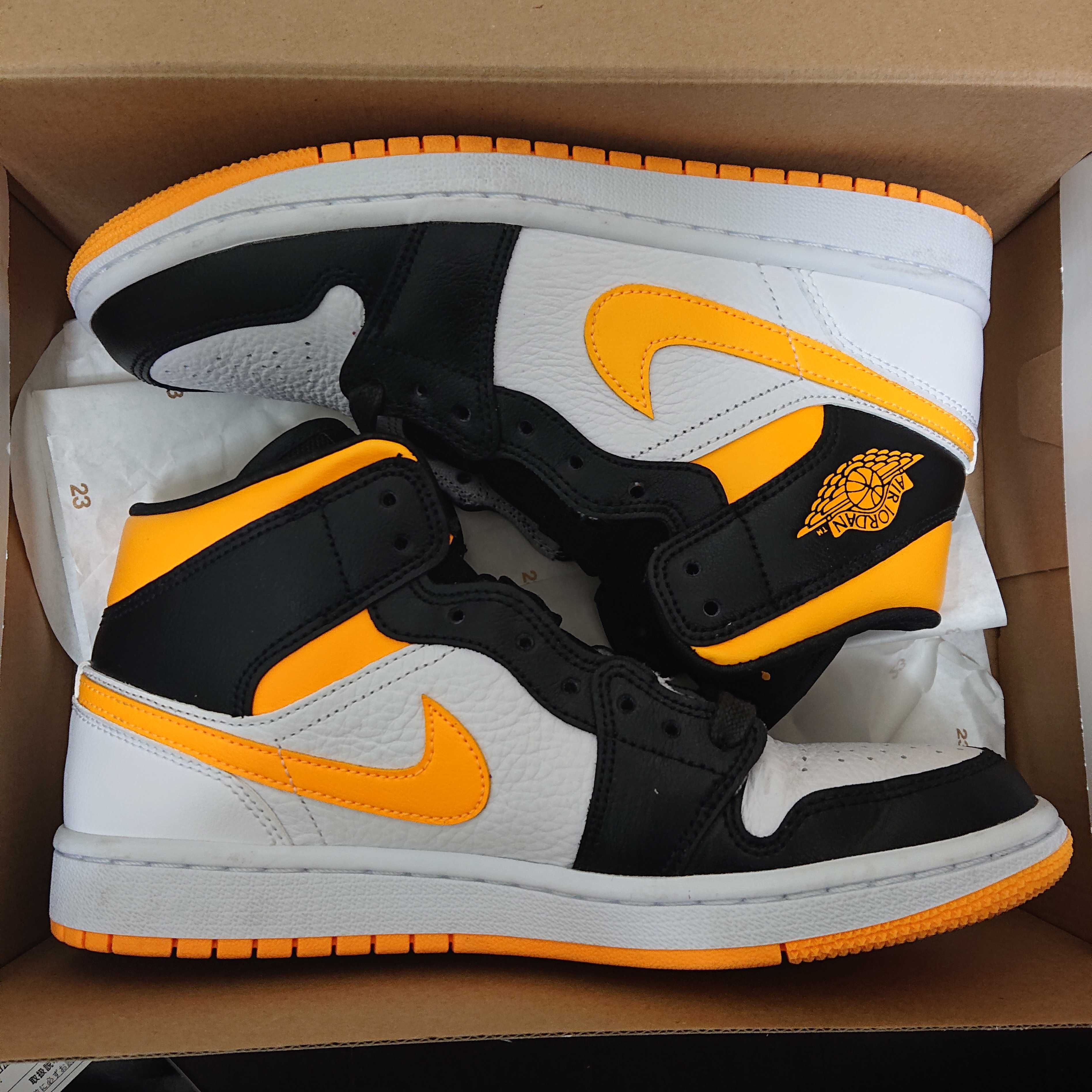 Nike Women's Air Jordan 1 Mid SE "Laser Orange Black"      