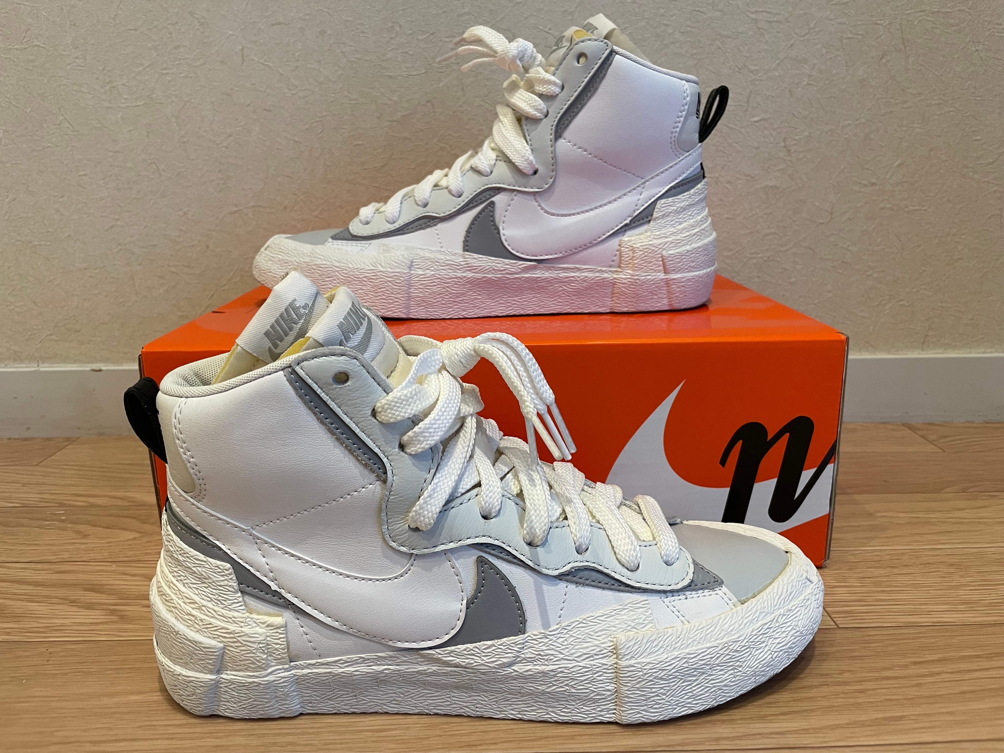 sacai × NIKE BLAZER MID "WHITE/WOLF GREY"