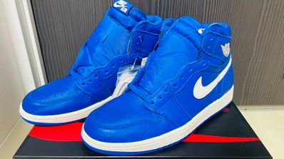 Nike Air Jordan 1 Retro High "Hyper Royal"