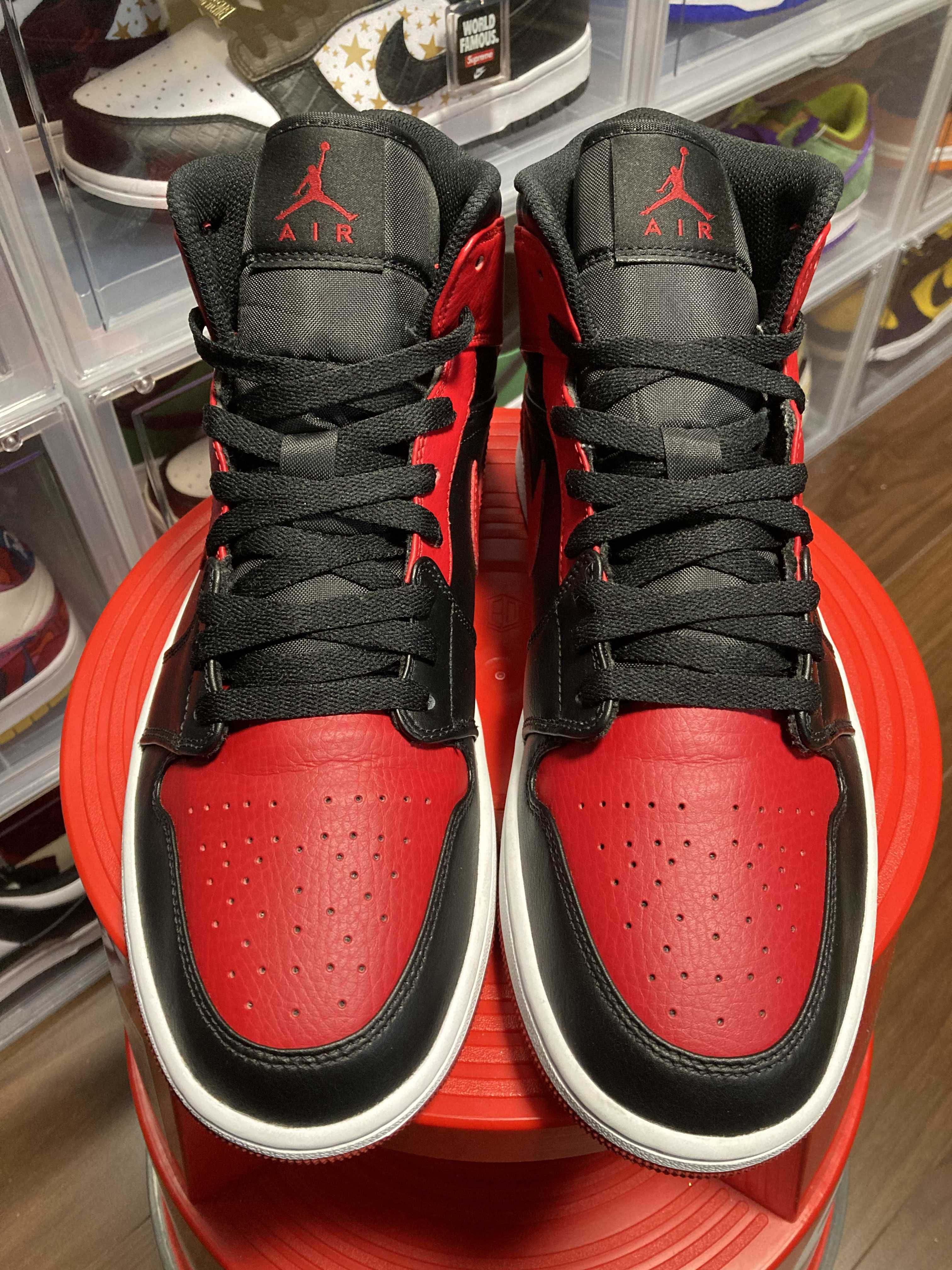 Nike Air Jordan 1 Mid "Bred"