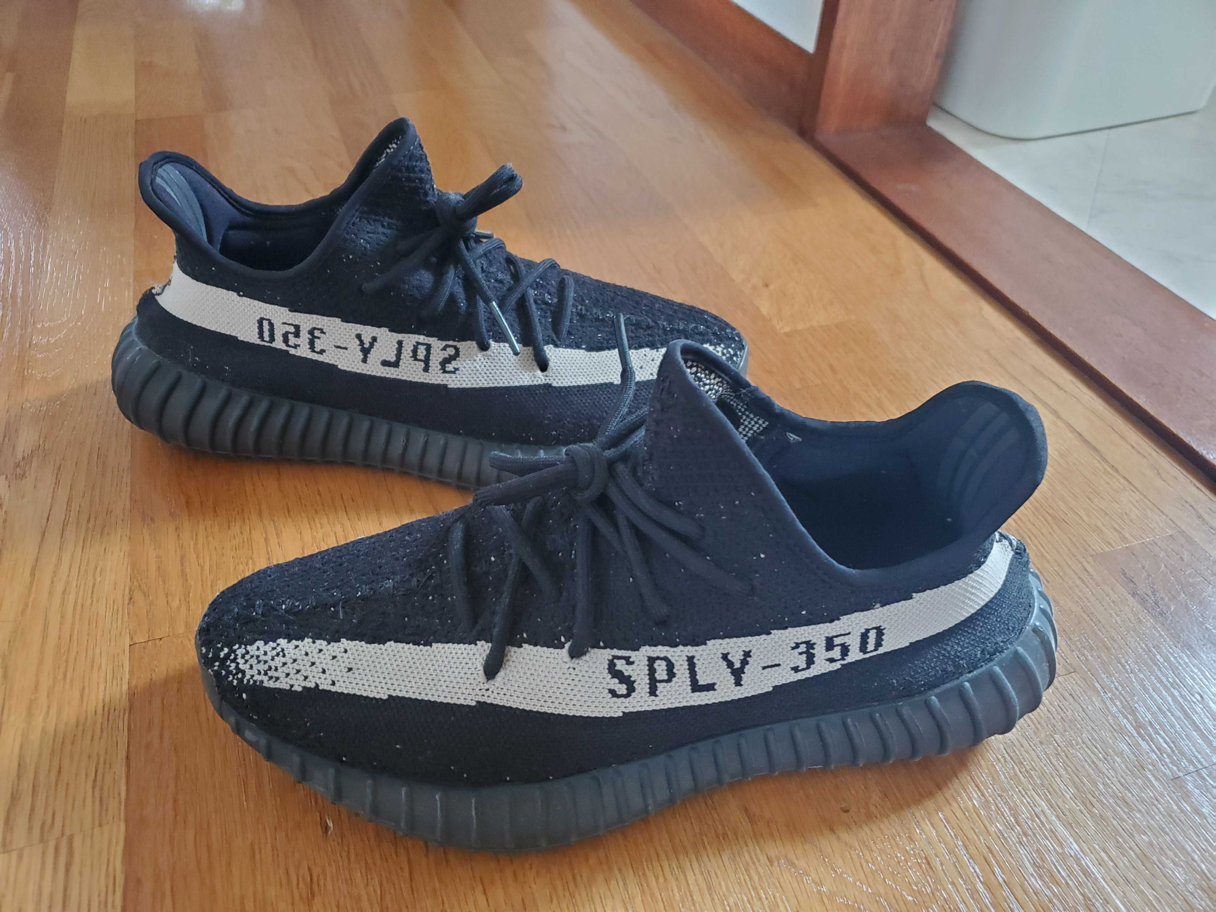 adidas YEEZY Boost 350 V2 "Oreo"