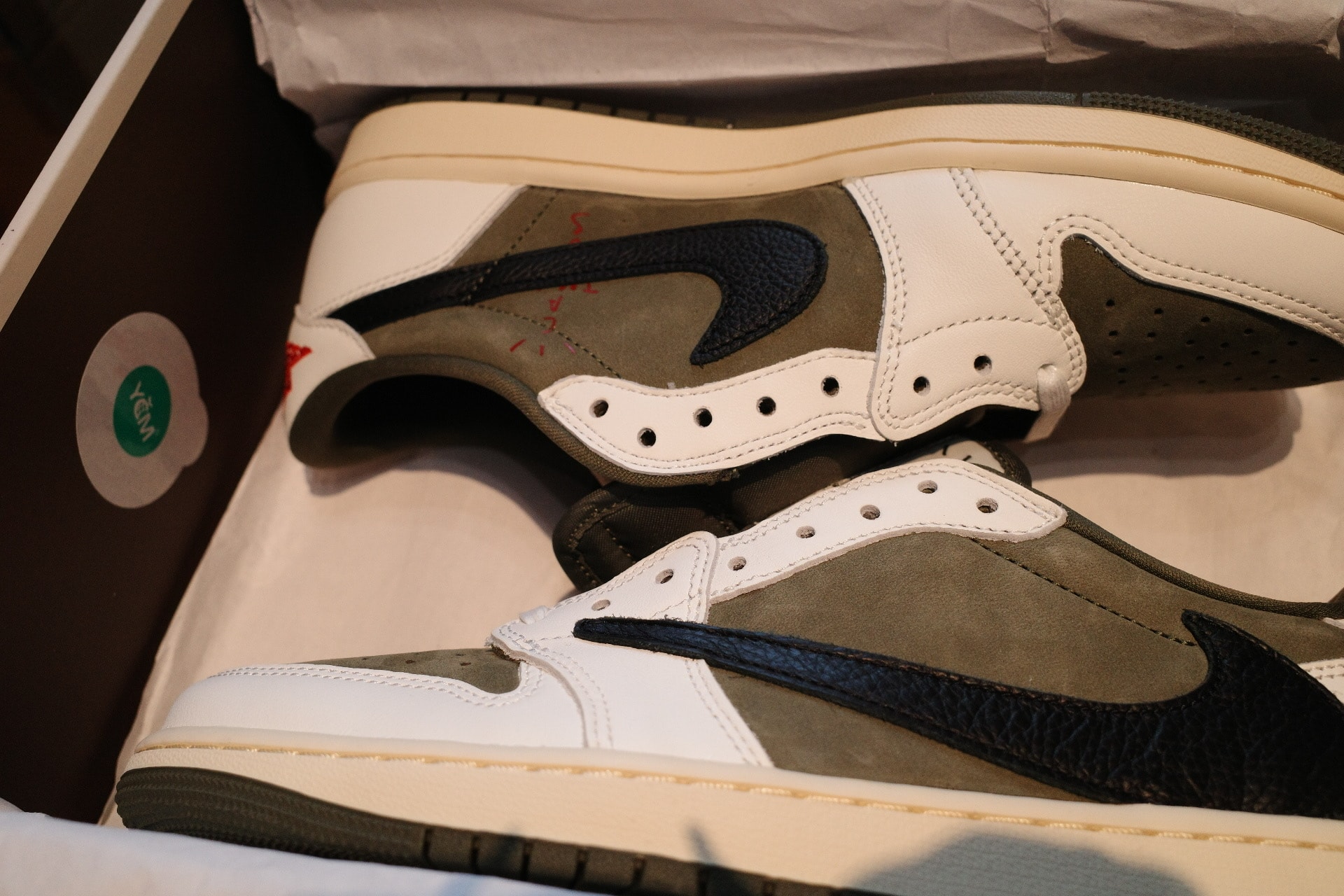 Travis Scott × Nike Air Jordan 1 Low OG SP "Reverse Olive"