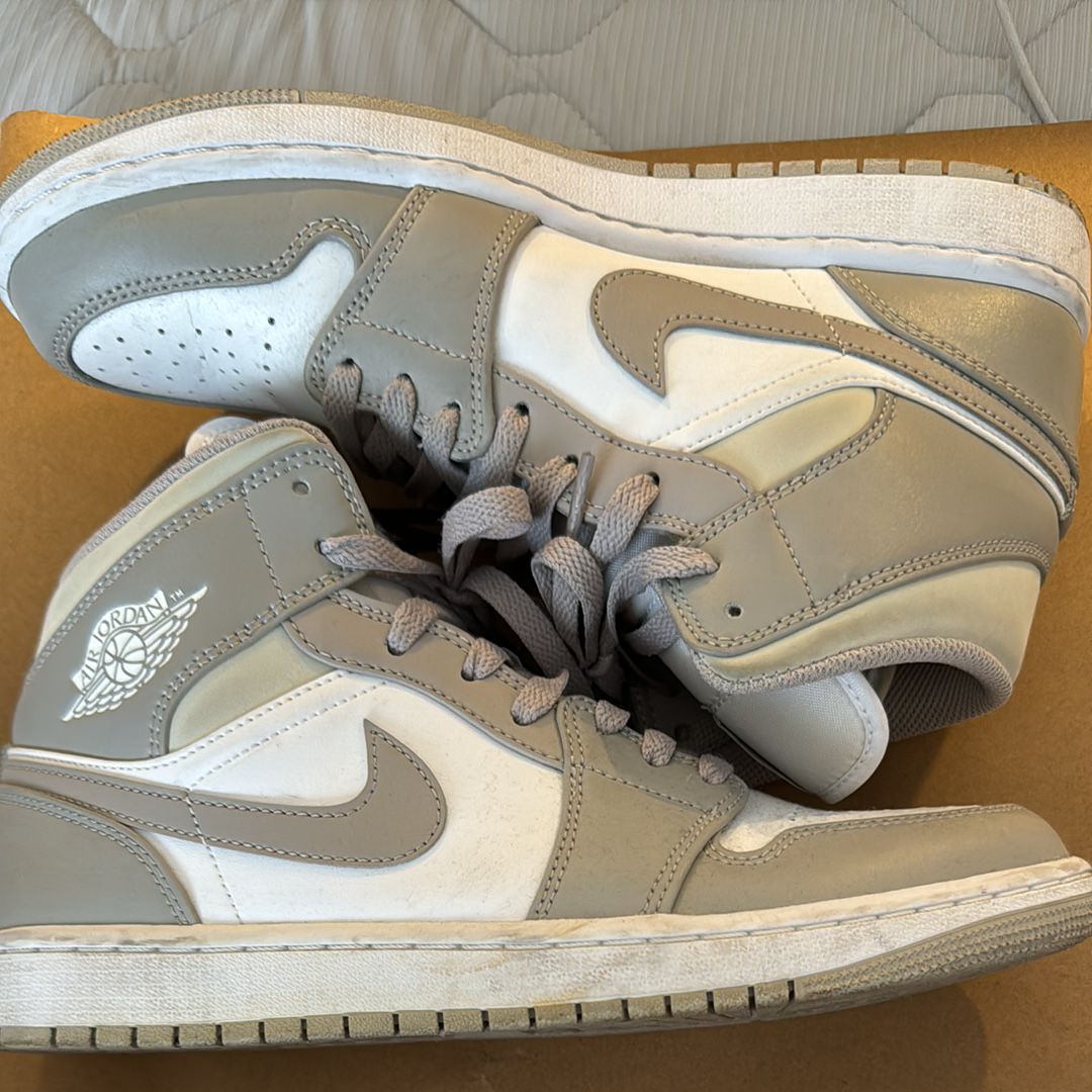 Nike Air Jordan 1 Mid "Linen"