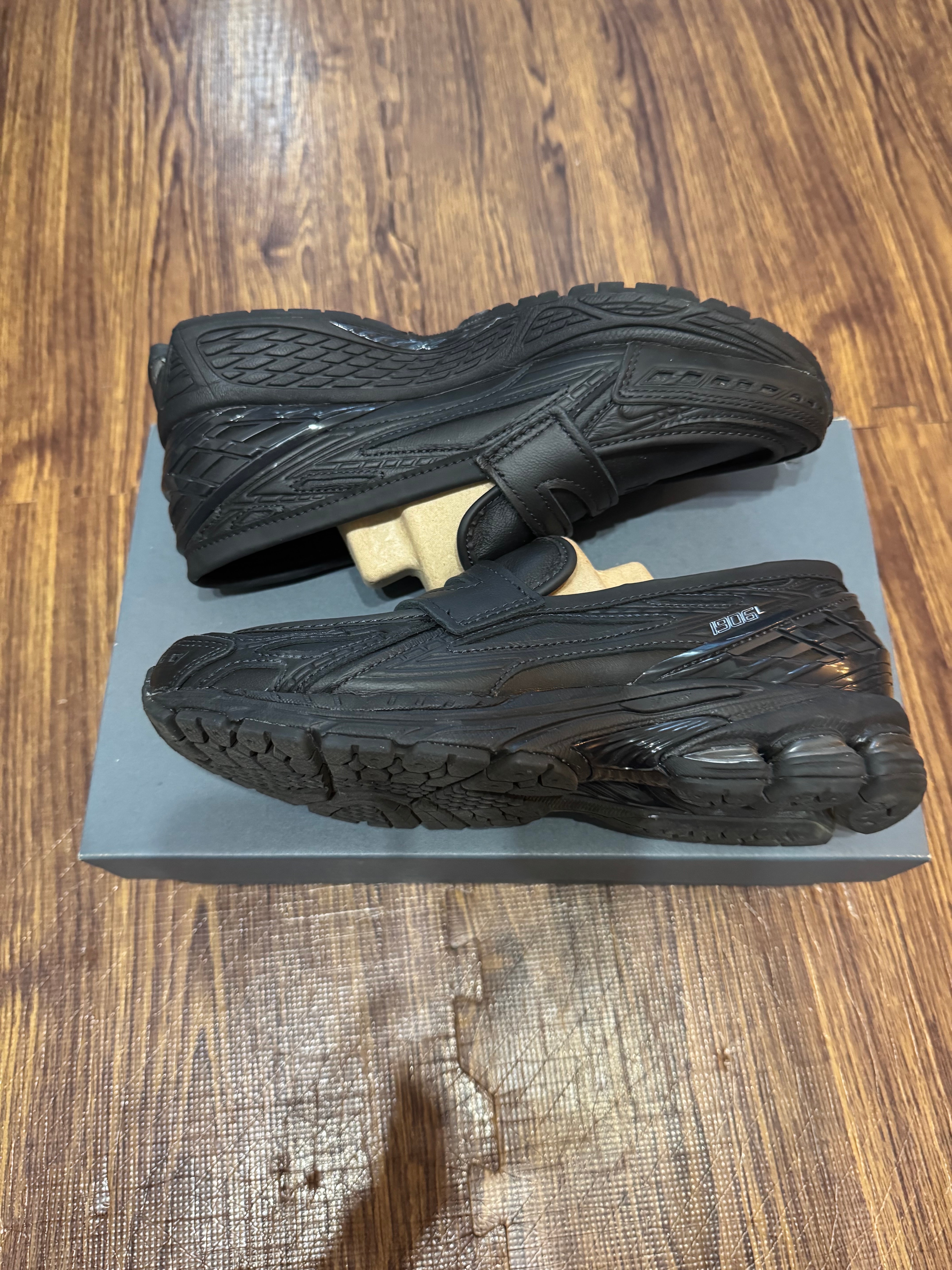 New Balance 1906L "Triple Black"