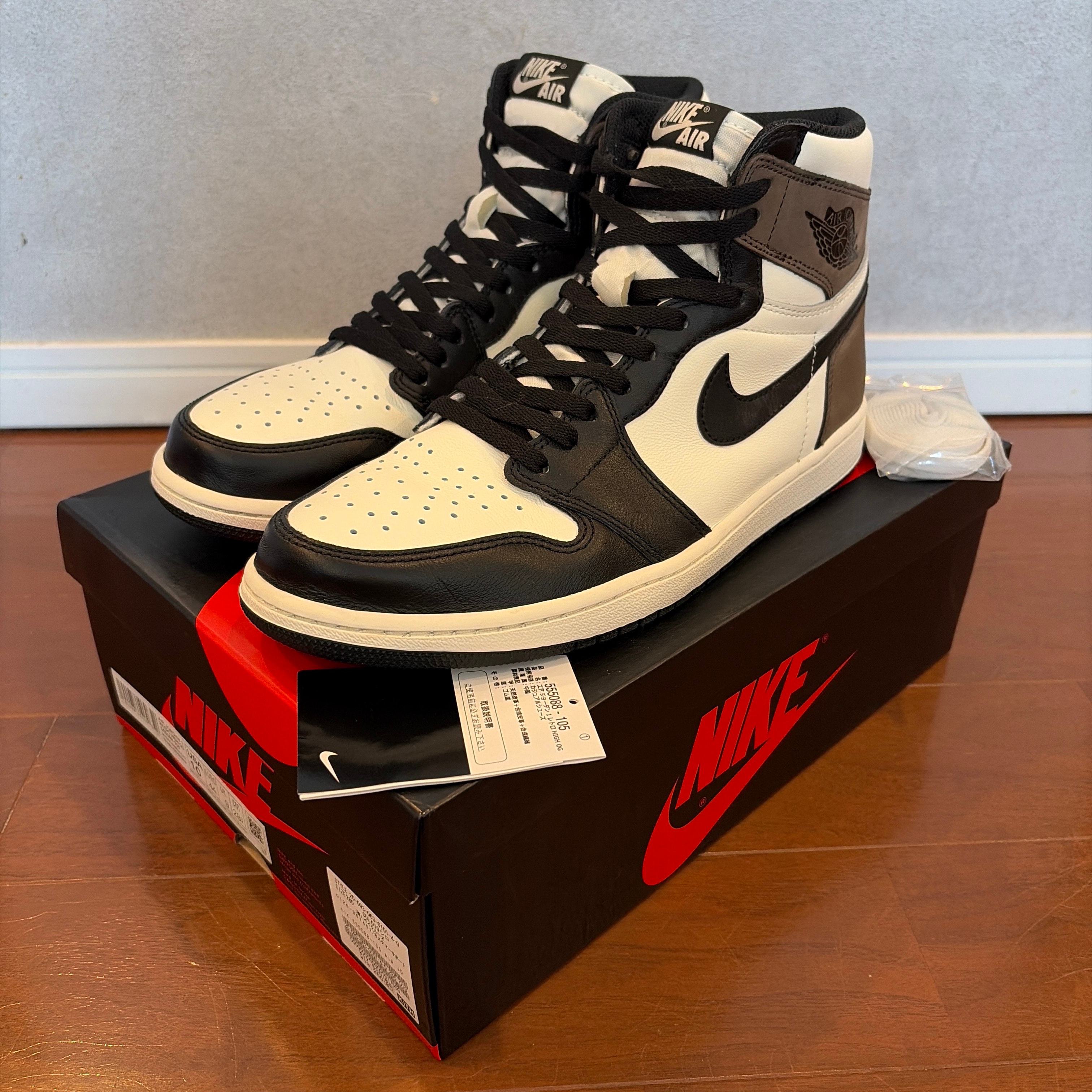 ナイキエアージョーダン1ハイOG セイル／ダークモカ／ブラック Jordan NIKE AIR JORDAN 1 HI OG sail/black-dark mocha-black 555088