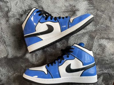 Nike Air Jordan 1 Mid SE "Signal Blue"