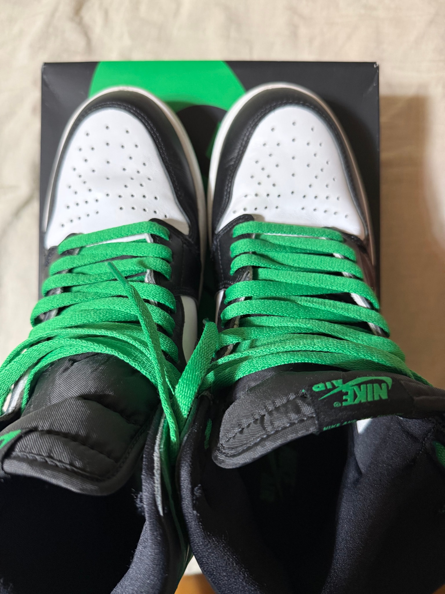 Nike Air Jordan 1 Retro High OG "Celtics/Black and Lucky Green" (2023)