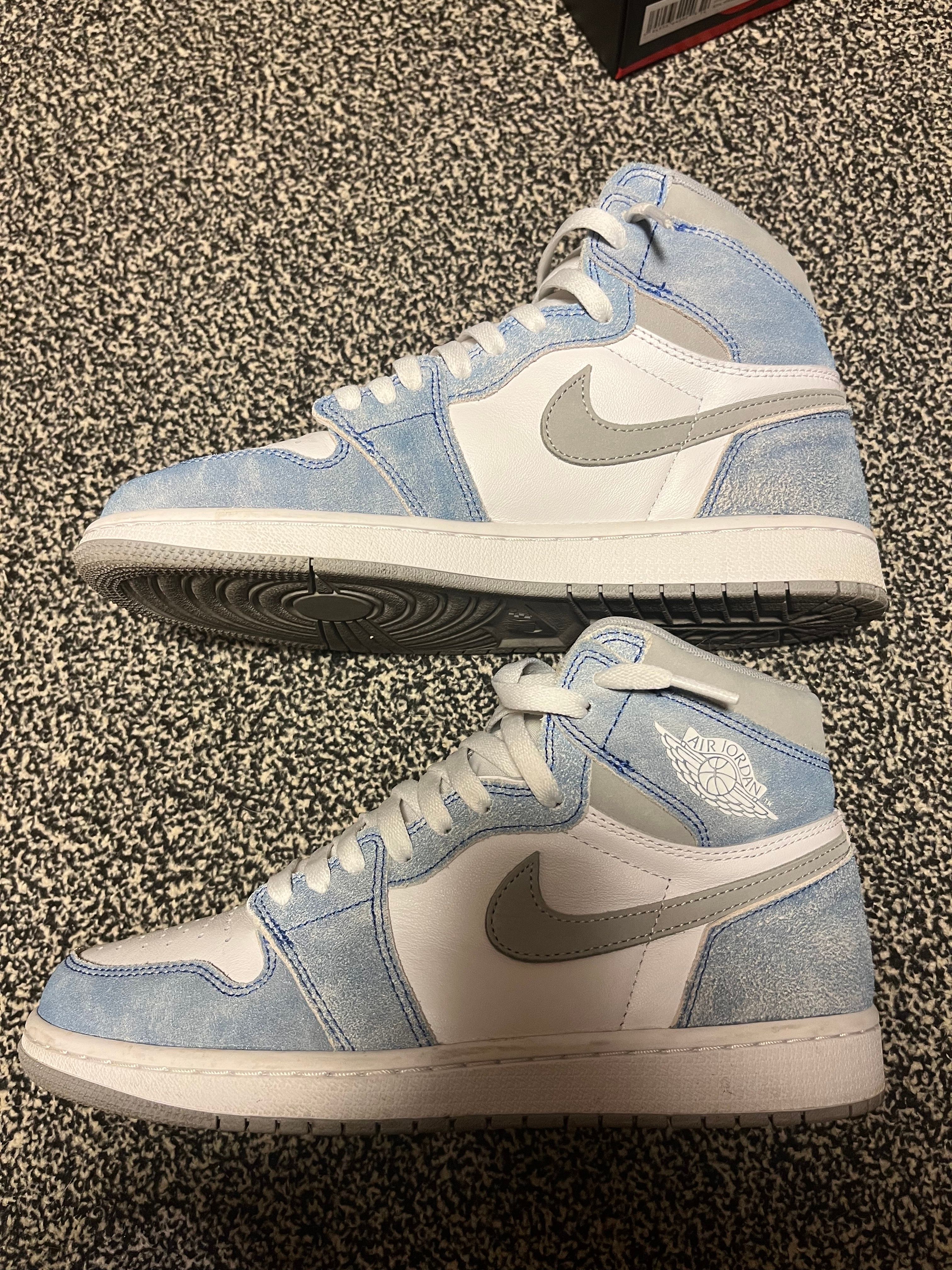 Nike Air Jordan 1 High OG "Hyper Royal"