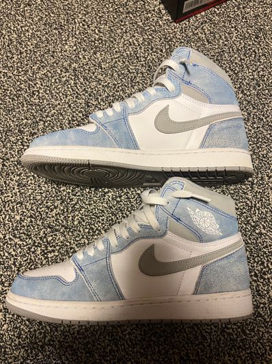 Nike Air Jordan 1 High OG "Hyper Royal"