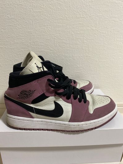 Nike WMNS Air Jordan 1 Mid
