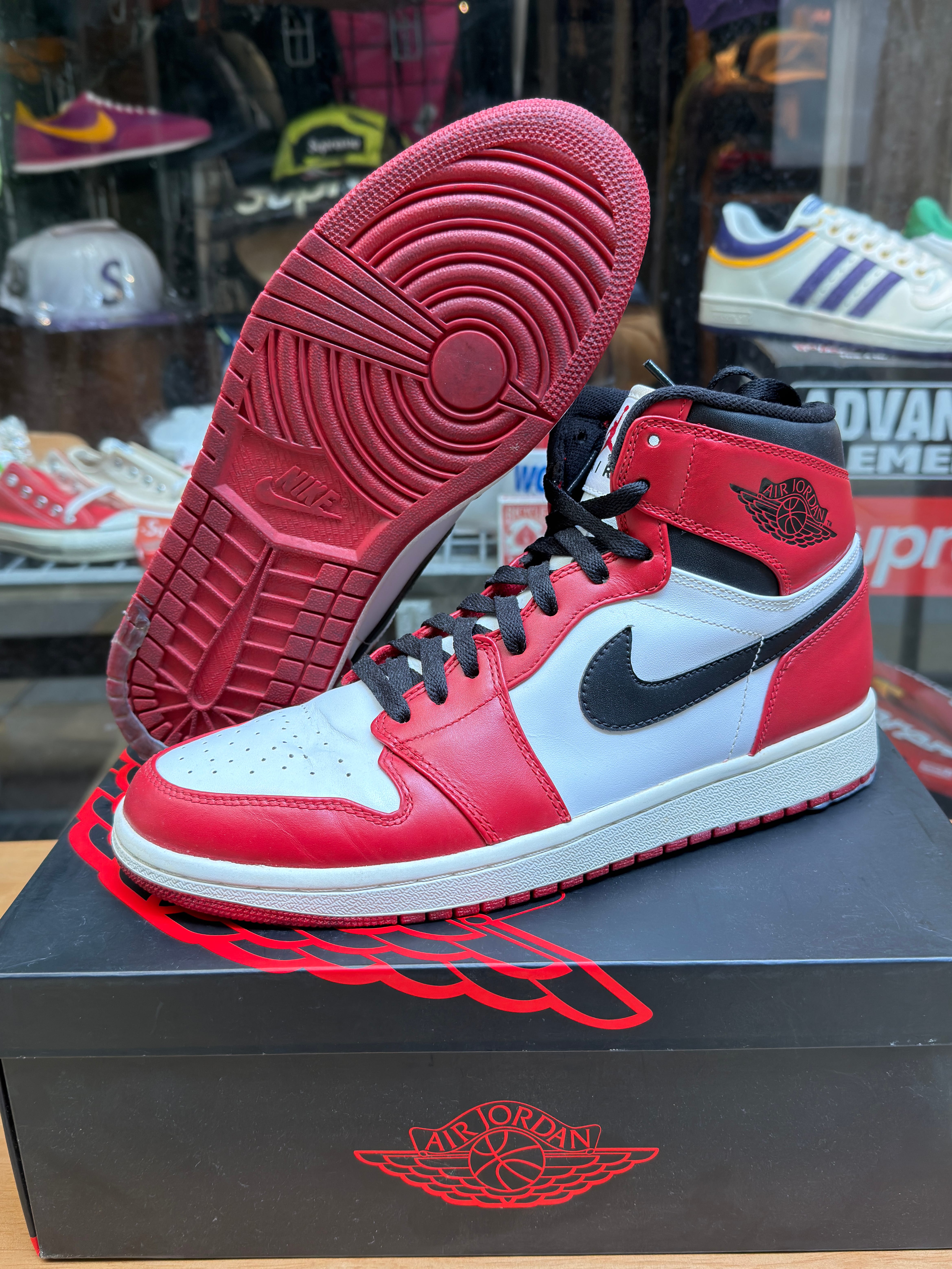 ナイキ エアジョーダン1 レトロ ハイ 