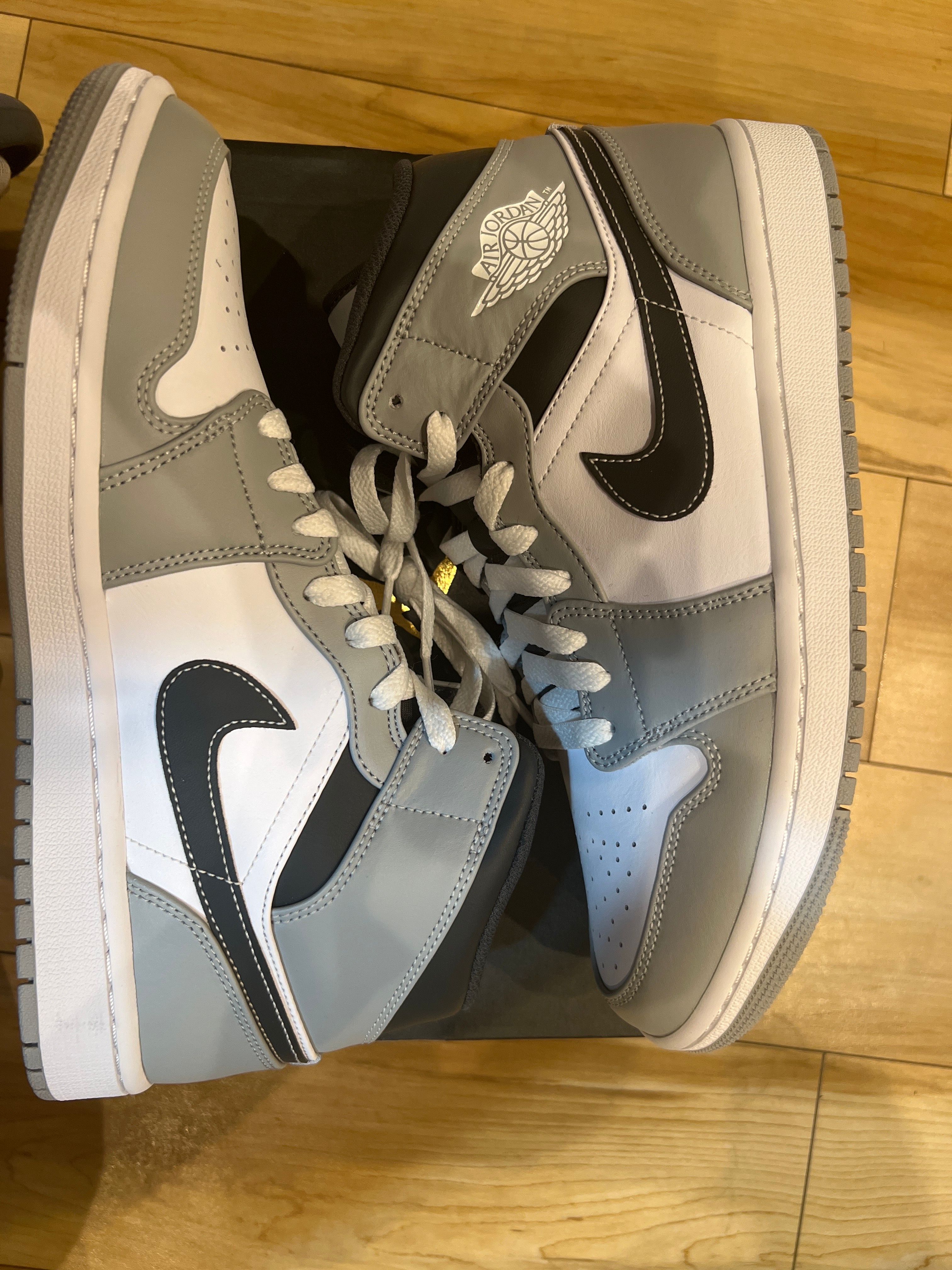 Nike Air Jordan 1 Mid "Grey White/Anthracite"