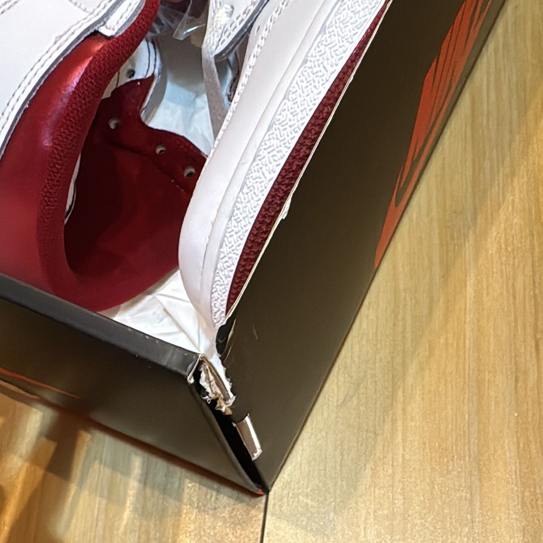 Nike Air Jordan 1 High '85 "Metallic Burgundy"