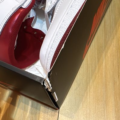 Nike Air Jordan 1 High '85 "Metallic Burgundy"