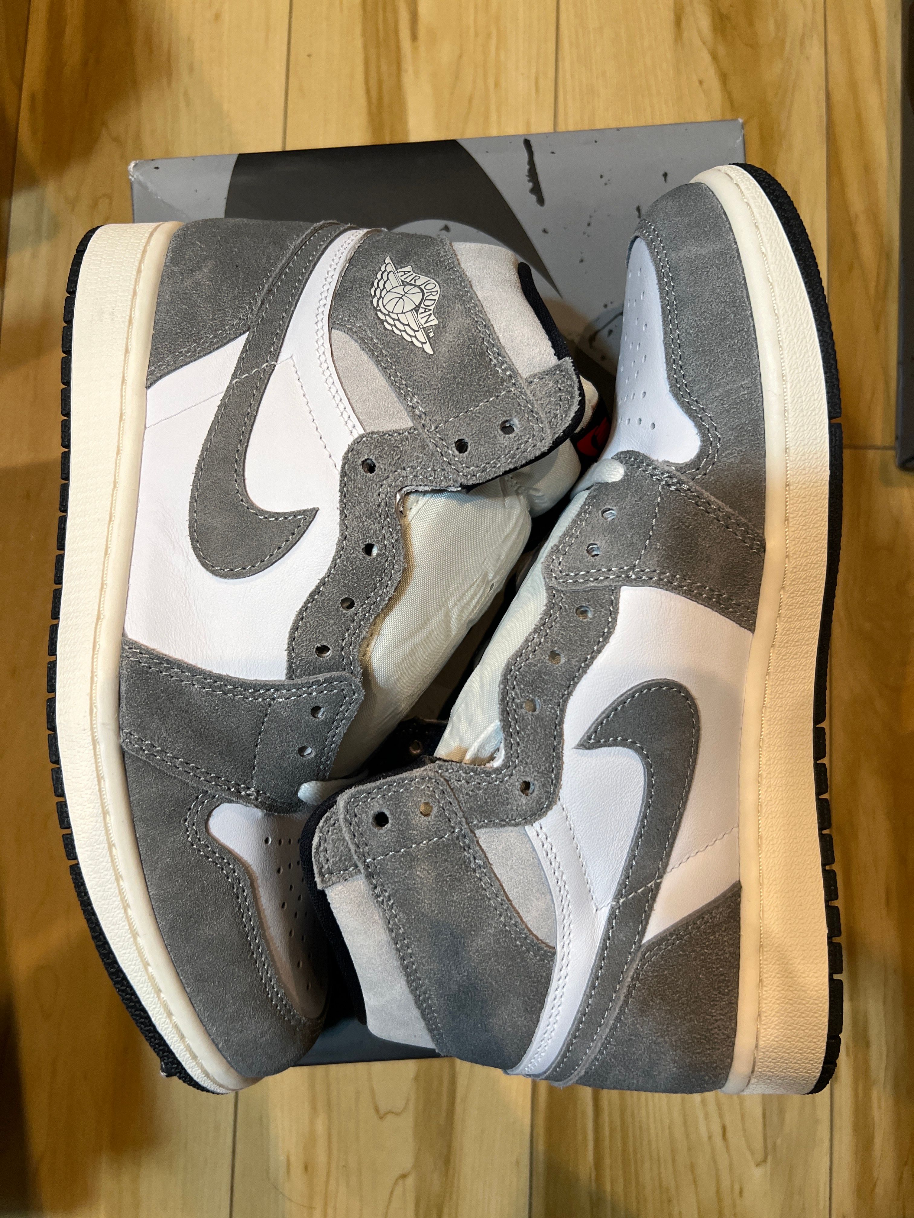 Nike Air Jordan 1 Retro High OG "Black and Smoke Grey"