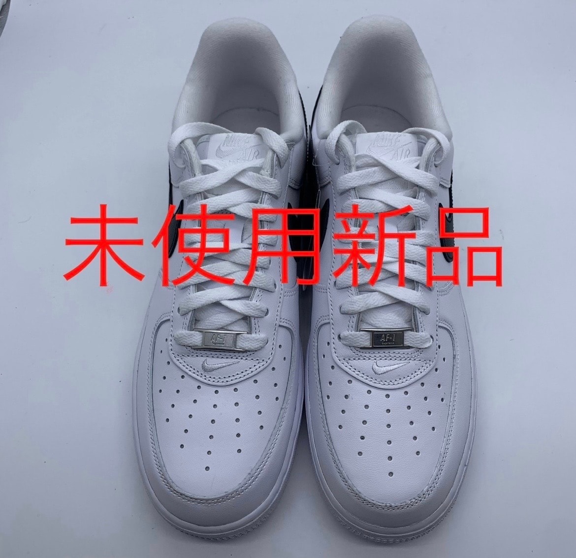 シュプリーム × ナイキ エアフォース1 ロー "ホワイト/ブラック"