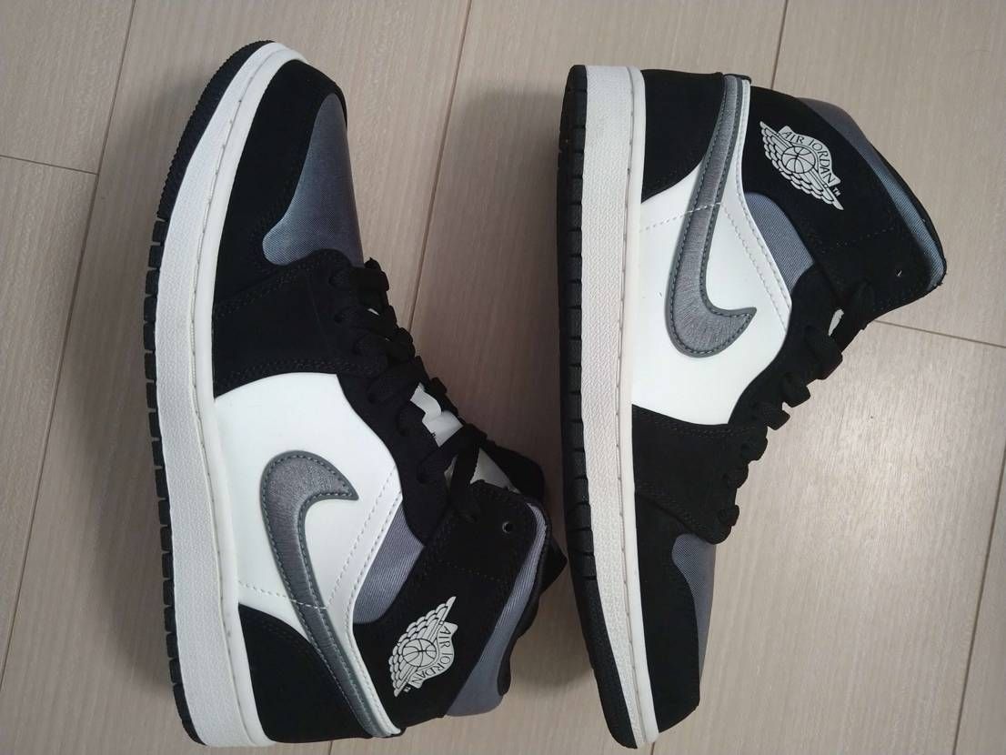 NIKE AIR JORDAN 1 MID SE "WHITE/BLACK/SATIN BLUE"