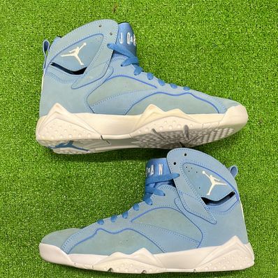 Retro 2025 7 pantone