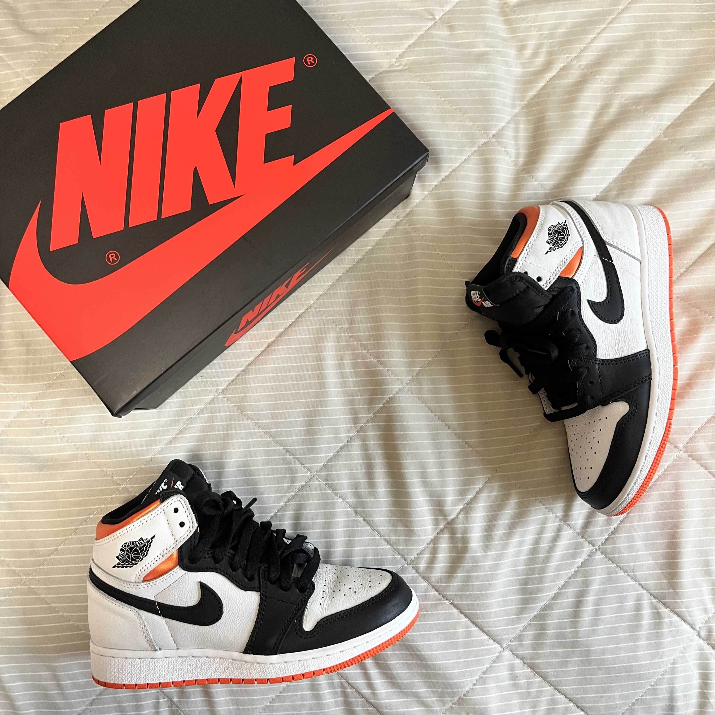 Nike GS Air Jordan 1 Retro High OG "Electro Orange"