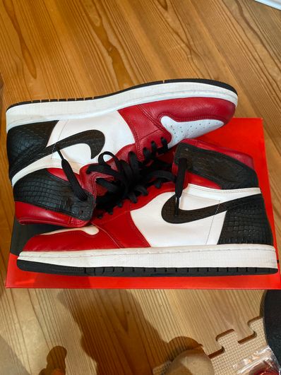 Nike Women's Air Jordan 1 High OG "Satin Red"