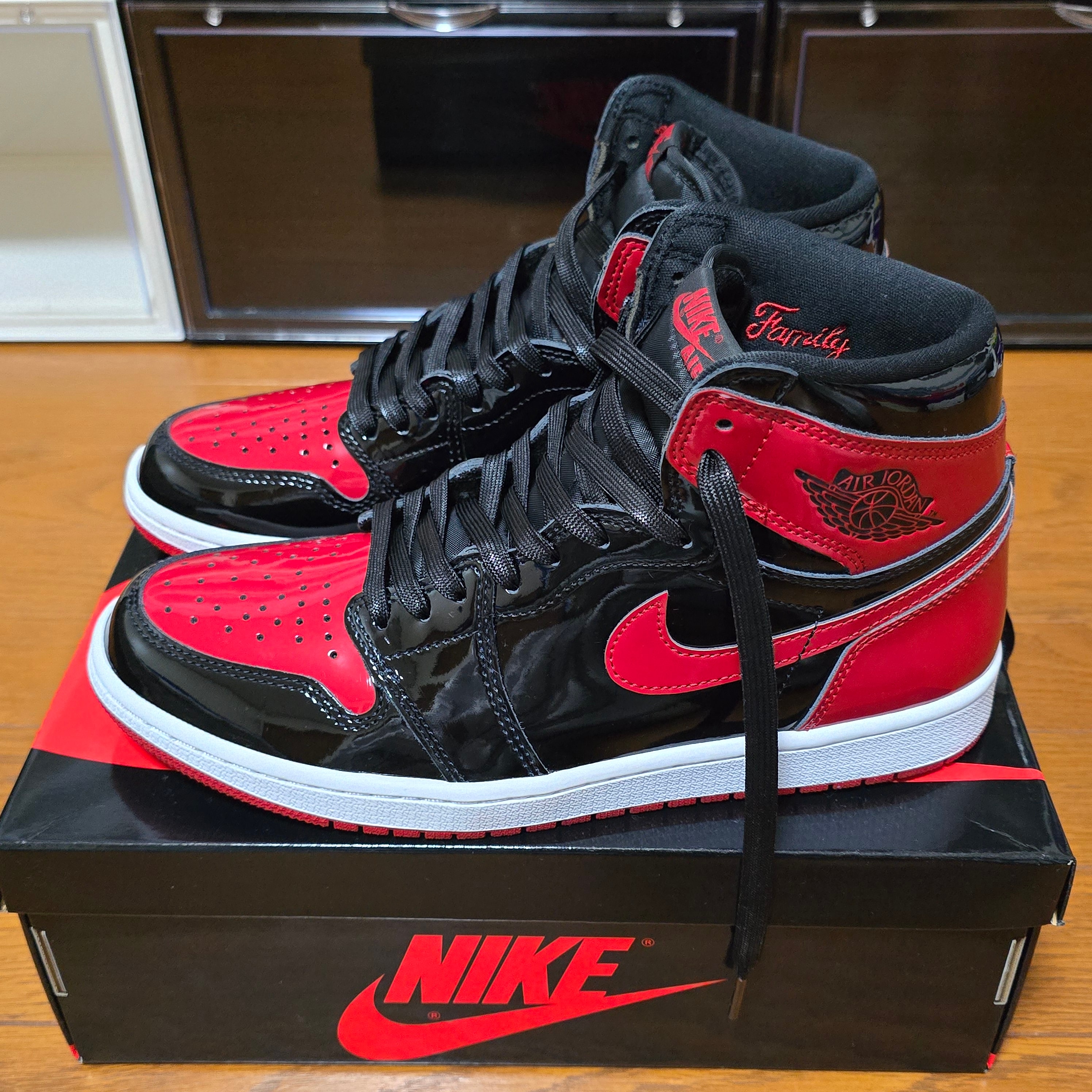 ナイキ エアジョーダン1 ハイ OG "パテントブレッド"