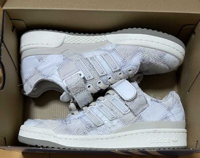 RECOUTURE × atmos × adidas Forum Low SH "White Tint"