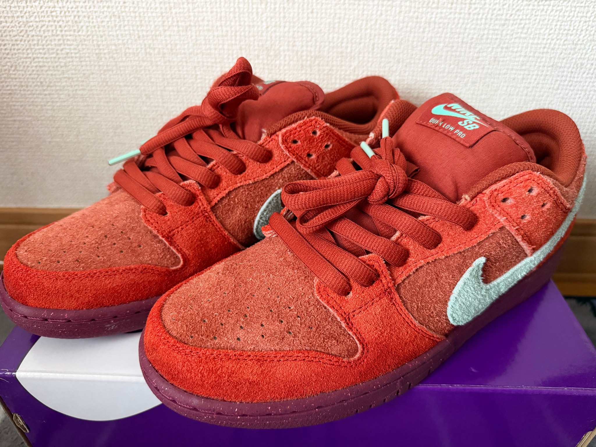 Nike SB Dunk Low Pro PRM "Mystic Red and Rosewood"