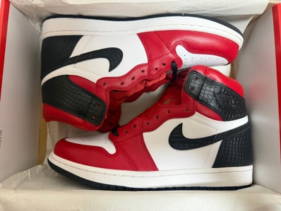 Nike Women's Air Jordan 1 High OG "Satin Red"