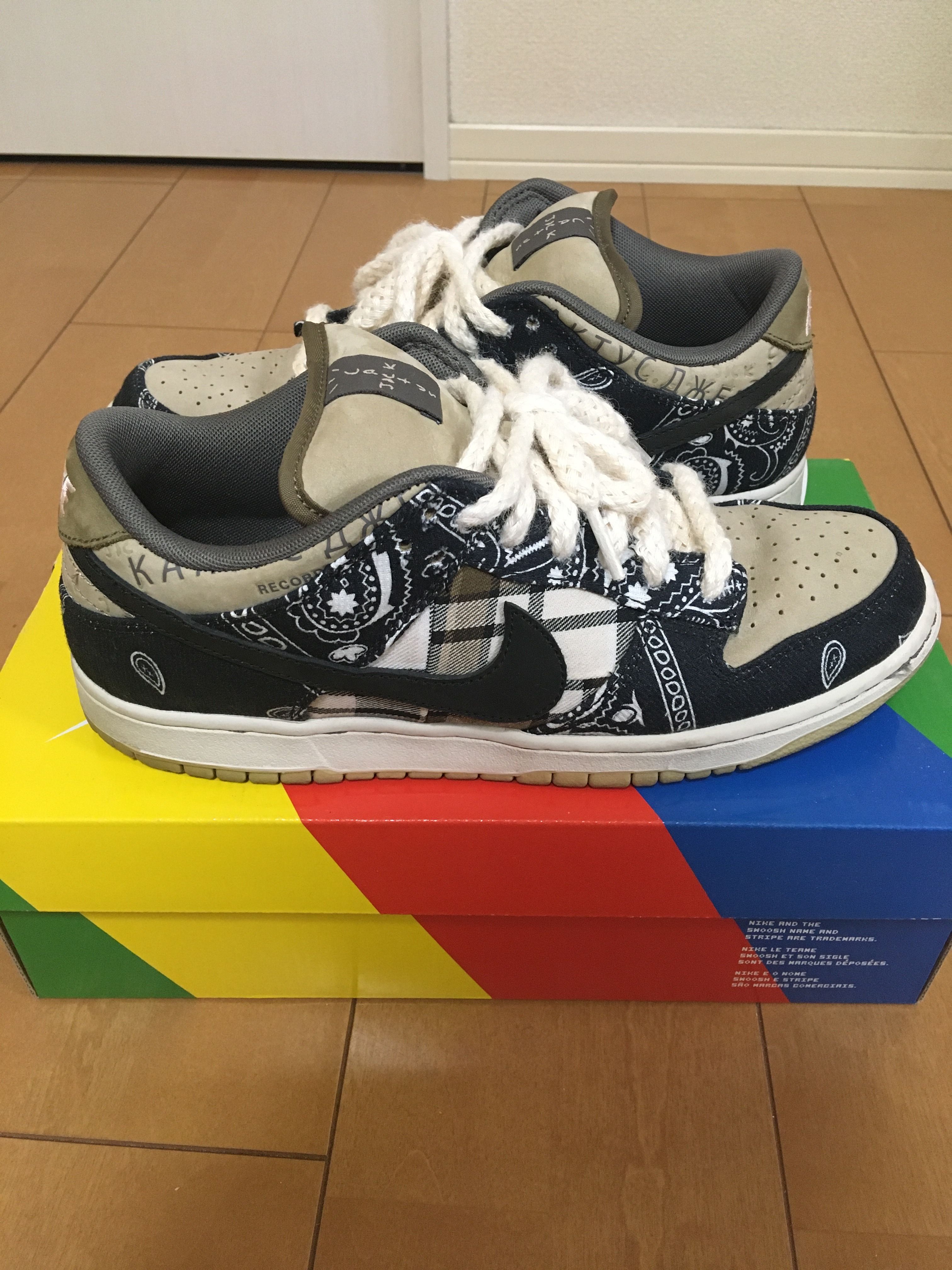 Travis Scott × Nike SB Dunk Low "Black/Parachute Beige"