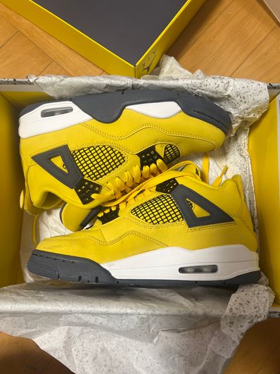 Nike Air Jordan 4 "Tour Yellow"