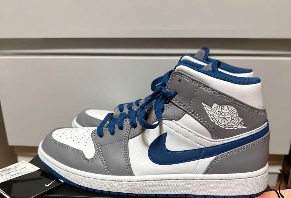 Nike Air Jordan 1 Mid "True Blue"