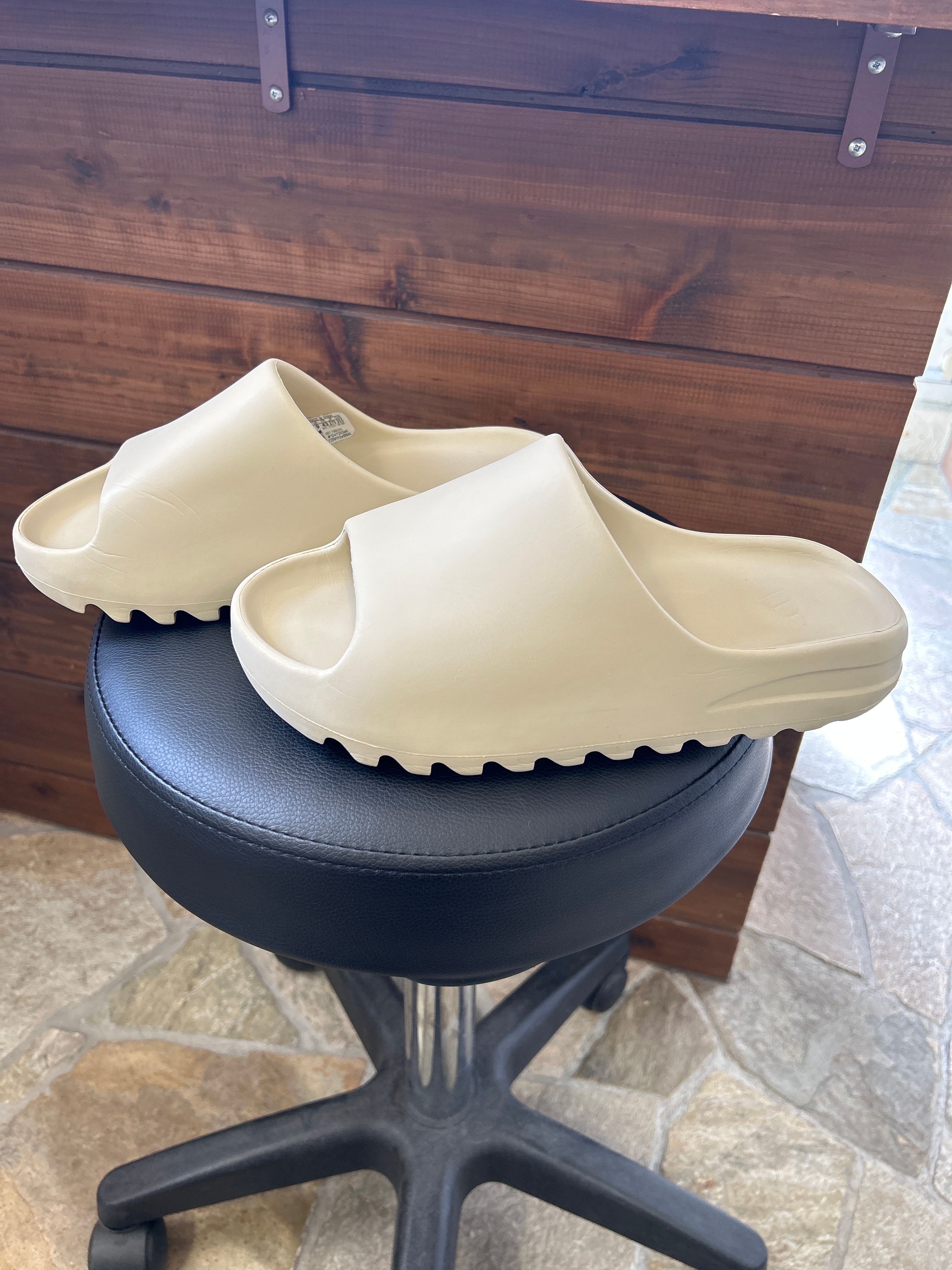 adidas YEEZY Slide "Bone" (FW6345)