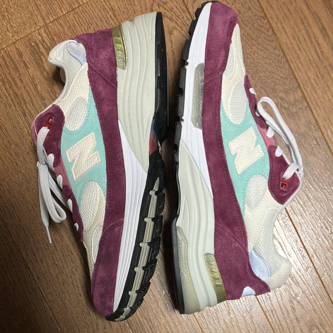 KITH × New Balance 992 Kithmas "Burgundy/White"