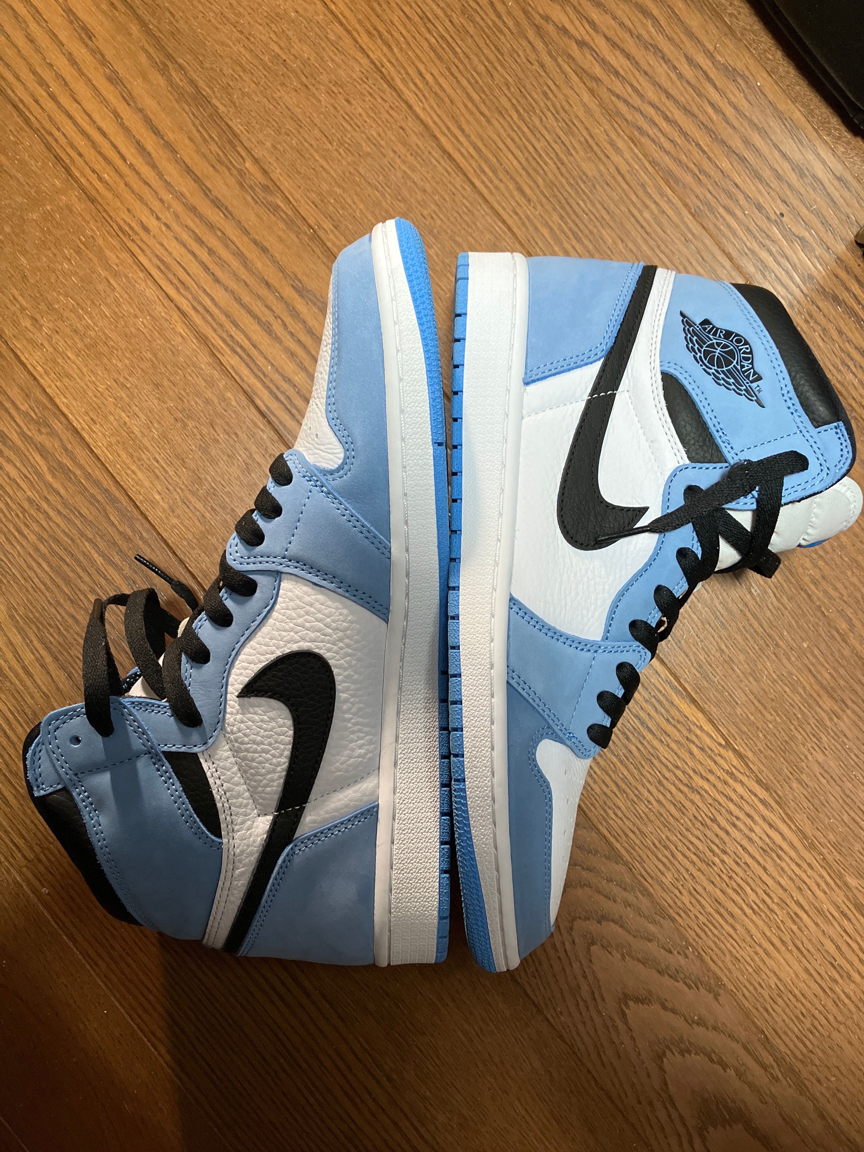 Nike Air Jordan 1 High OG "University Blue"