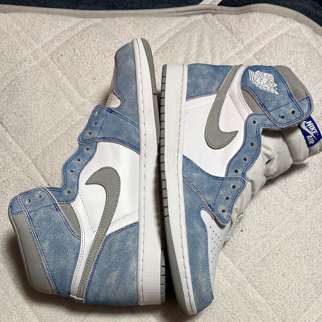 Nike Air Jordan 1 High OG "Hyper Royal"