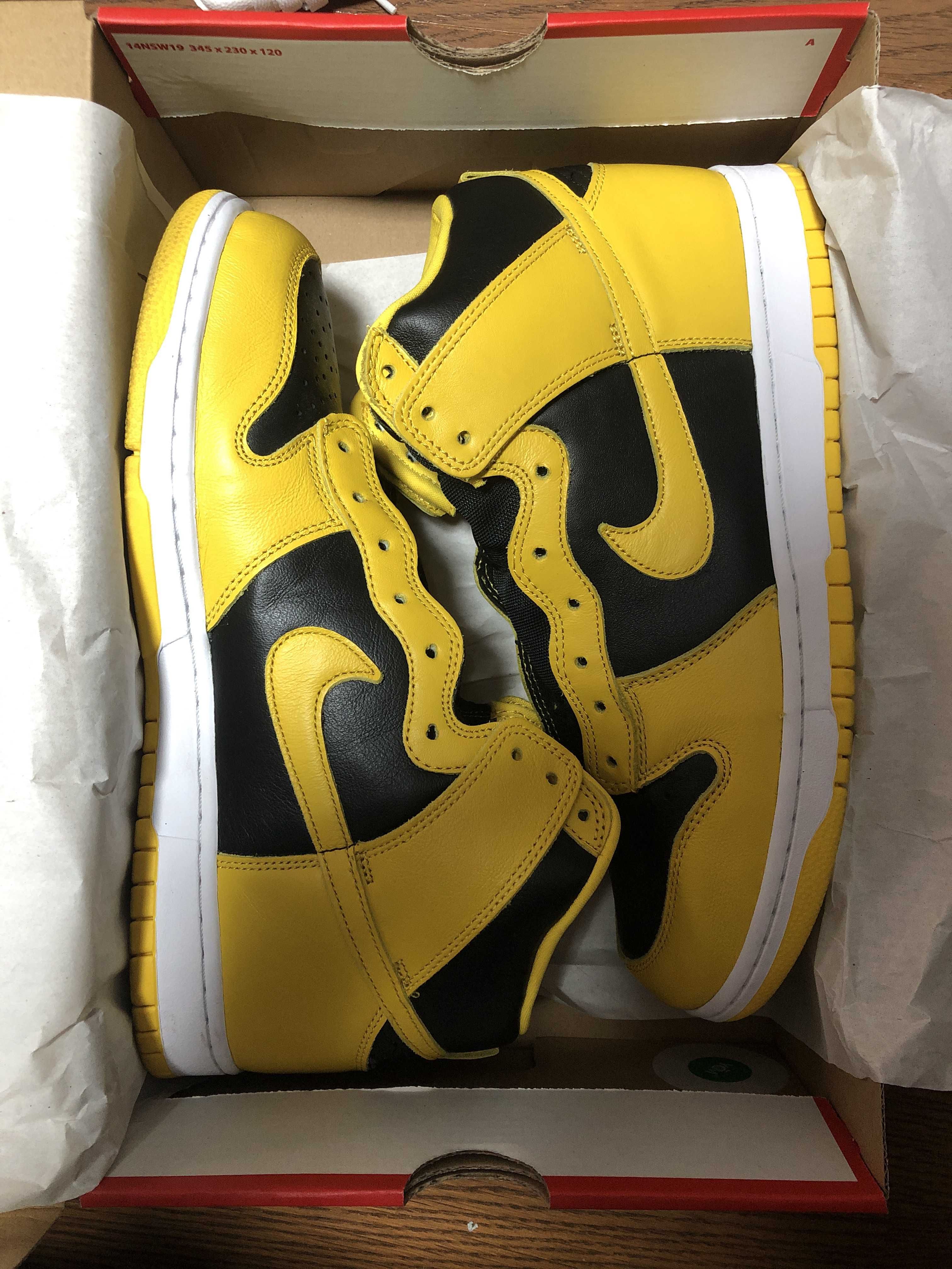 Nike Dunk High "Black/Varsity Maize"