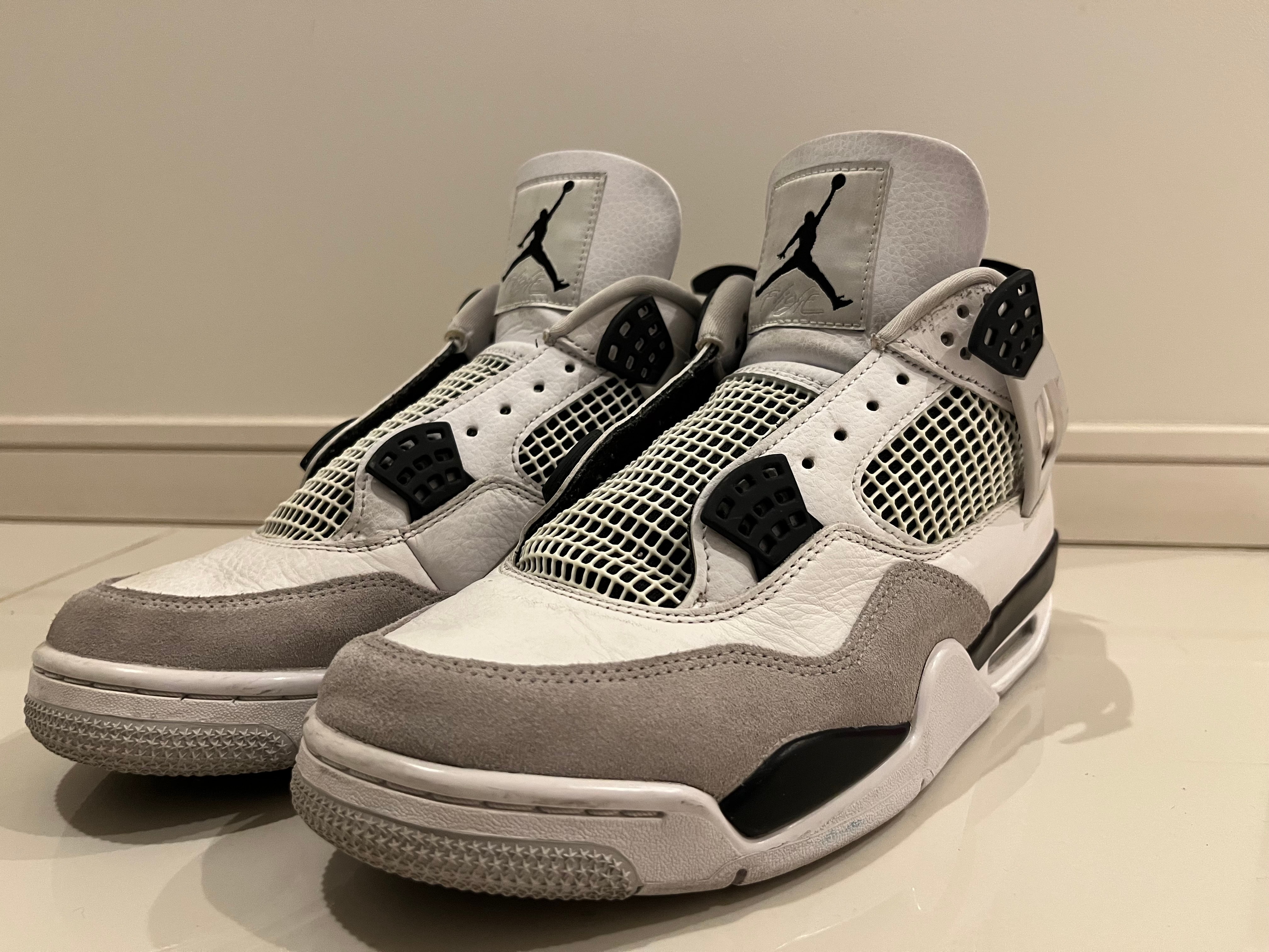 ナイキ エアジョーダン 4 "ミリタリー ブラック"